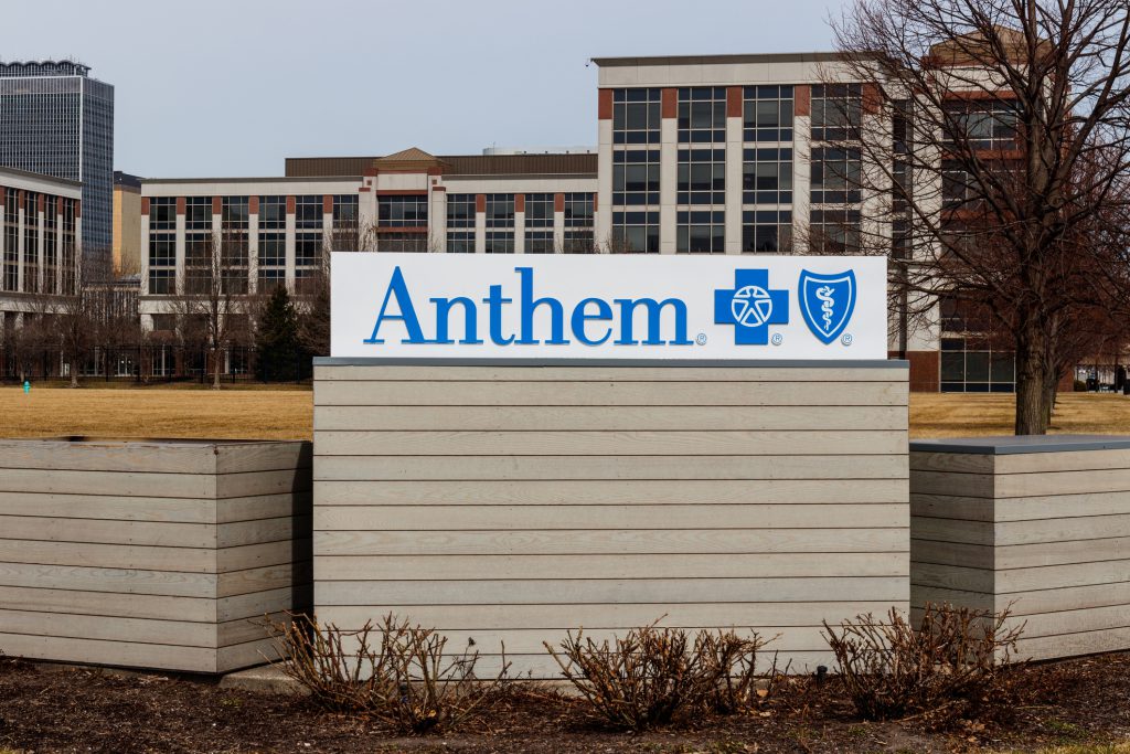 An image of Anthem Blue Cross Blue Shield's logo outside an office building